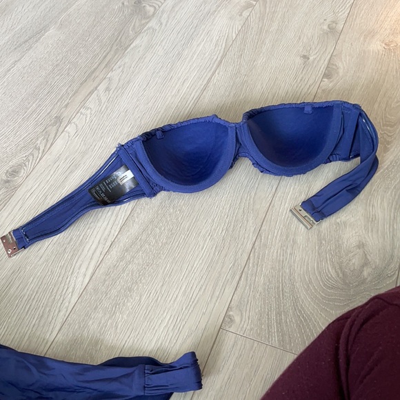 Blue bikini - Picture 5 of 6